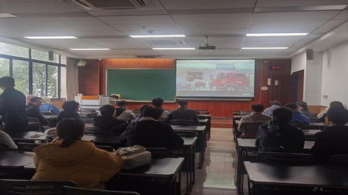 筑牢安全防线 激发创新活力——微电子与通信工程学院本科生开展消防安全知识学习与通讯工程技术研发服务活动